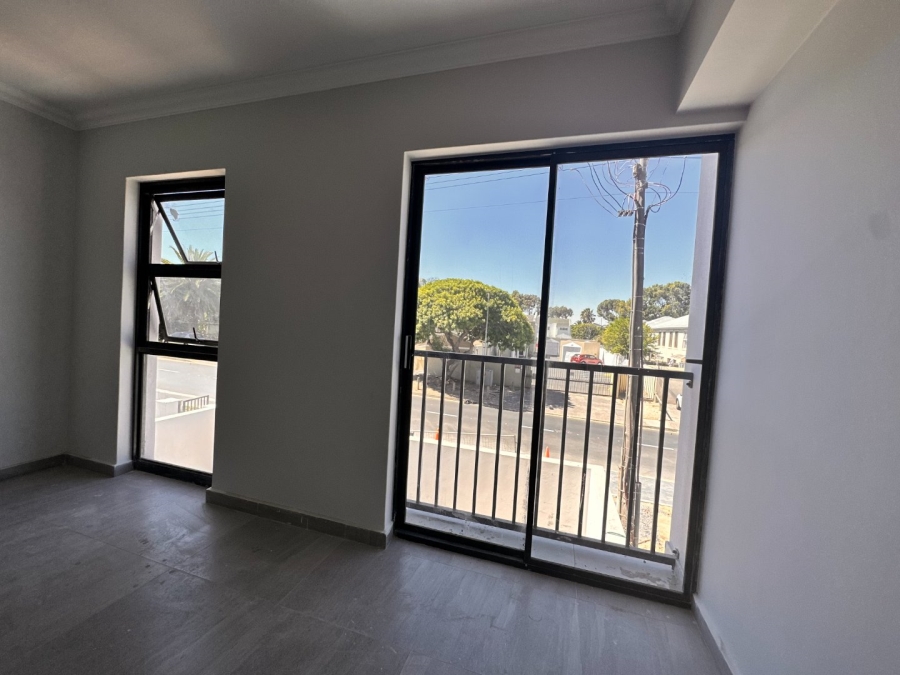 1 Bedroom Property for Sale in Table View Western Cape